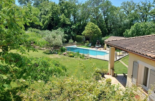 St.-Remy-de-Provence Villa | Beautiful villa, green setting with swimming pool, quiet 800m from the center