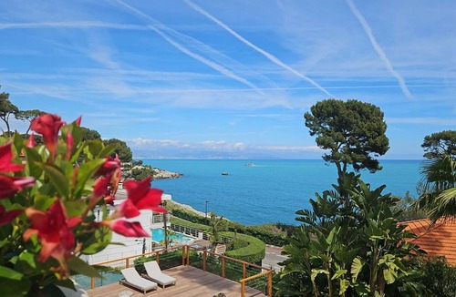 Cap-d'Antibes Villa | Beautiful 6 Bedrooms Villa on the Cap d'Antibes with panoramic sea views