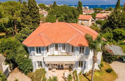 Cap-d'Antibes Villa | Beautiful 8 bedroom historic Art Deco Villa on Cap d'Antibes very close to beach