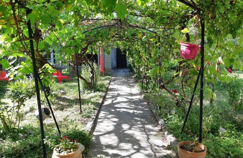 Digne-les-Bains Apartment | Beautiful apartment in Provençal residence with garden and WiFi