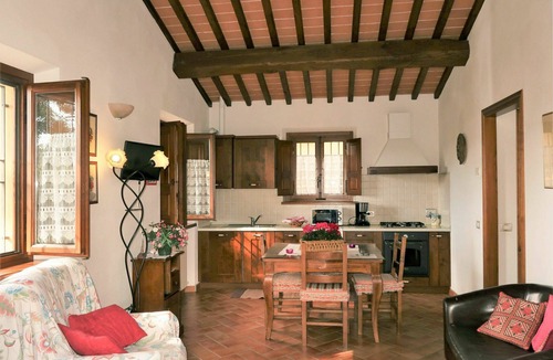 Bucine Apartment | Beautiful apartment for 4 guests with WIFI, pool, TV, terrace and pets allowed