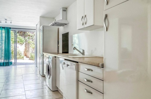 La Valette-du-Var Apartment | Beautiful apartment for 6 people with WIFI, TV, terrace and parking