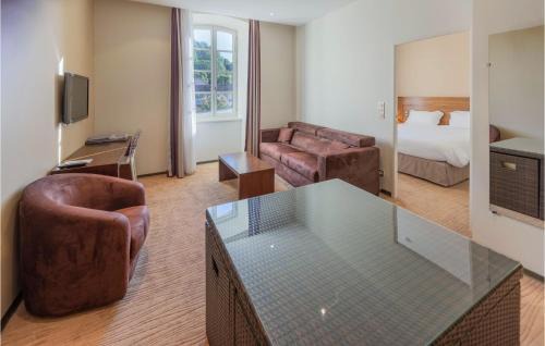 Saint-Affrique Apartment | Beautiful Apartment In Saint-Affrique With Wifi