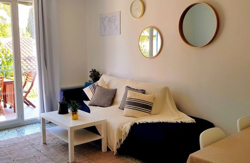 Hyeres Apartment | Beautiful apartment with terrace