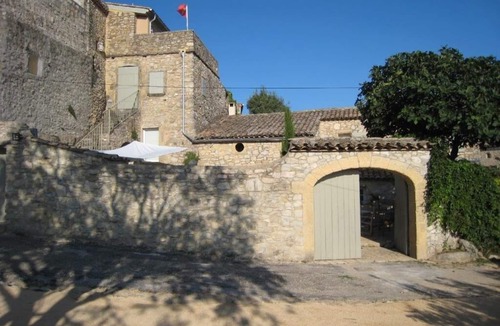 Belvezet House | Beautiful authentic stone village house (19 ° s) in a hamlet 15 ’from Uzès