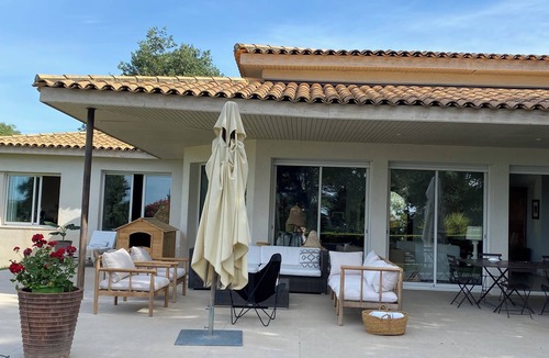 Les 3 Ponts House | Beautiful contemporary architect-designed home with a pool and garden set amid the garrigue