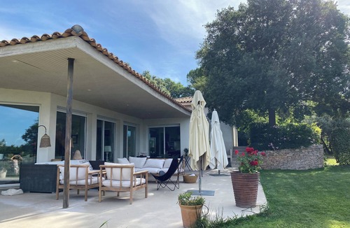 Les 3 Ponts House | Beautiful contemporary architect-designed home with a pool and garden set amid the garrigue