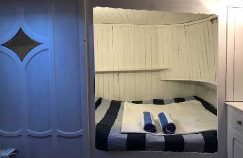 Avignon Boat Rental | Beautiful Houseboat in l