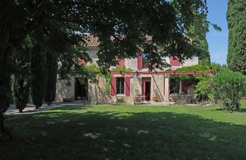 Maussane Villa | beautiful provencal mas with pool in the center of the village of maussane les alpilles – sleeps 14