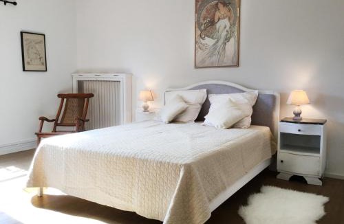 Maussane Villa | beautiful provencal mas with pool in the center of the village of maussane les alpilles – sleeps 14