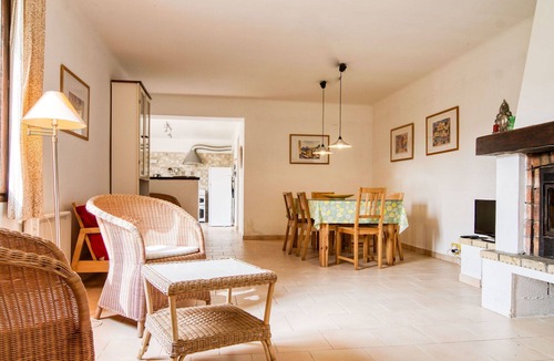 Chateaudouble House | Beautiful private villa for 6 people with private pool, TV and patio