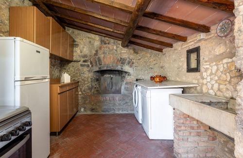 Monteriggioni House | Beautiful private villa for 8 people with WIFI, private pool, TV and pets allowed, close to Siena