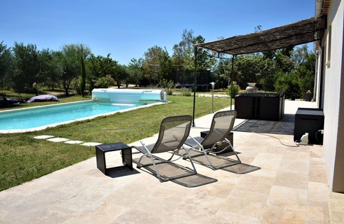 Pernes-les-Fontaines House | Beautiful private villa for 6 people with WIFI, A/C, private pool, TV and terrace