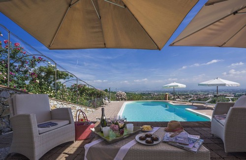 Casalguidi Villa | Beautiful private villa for 14 guests with WIFI, private pool, A/C, TV, terrace and panoramic view