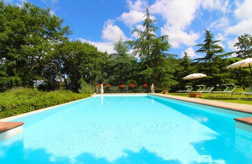 Le Piazze Villa | Beautiful private villa for 6 guests with private pool, A/C, TV and pets allowed