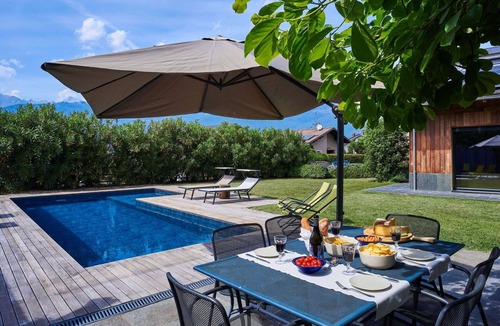 Colico Piano Villa | Beautiful private villa with hot tub, WIFI, private pool, A/C, TV, patio and pets allowed