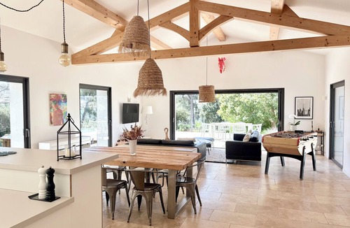 Ceyreste Villa | Beautiful Provencal villa with swimming pool, between pine forest and sea