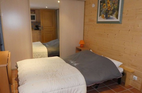 Reallon Ski Chalet | Beautiful traditional chalet sleeps 12 in the heart of Réallon resort