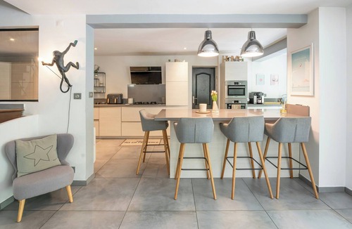 Est House | Beautiful villa with salt pool in Aix