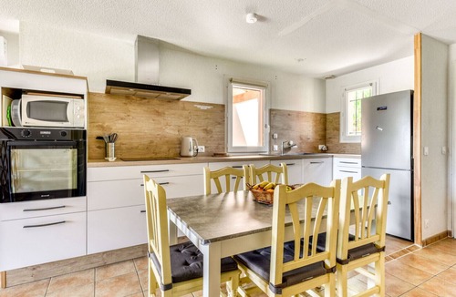 Homps Villa | Beautiful Villa - Sleeps 6 - Family-friendly