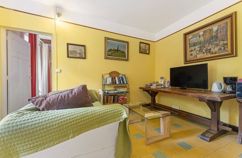 Vezenobres Apartment | Bed and Breakfast 'Mas Abicou - Alma' with Shared Pool, Private Terrace and Wi-Fi