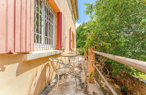 Vezenobres Apartment | Bed and Breakfast 'Mas Abicou - Celeste' with Shared Pool, Private Terrace and Wi-Fi