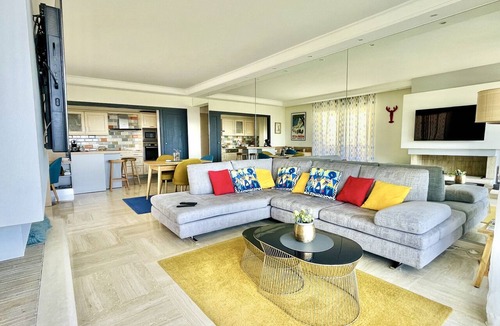 California - Pezou Apartment | Bella vista luxe
