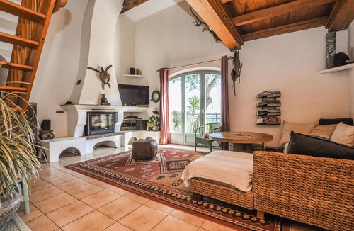 St. Jean de l’Esterel House | Belle maison en pleine nature