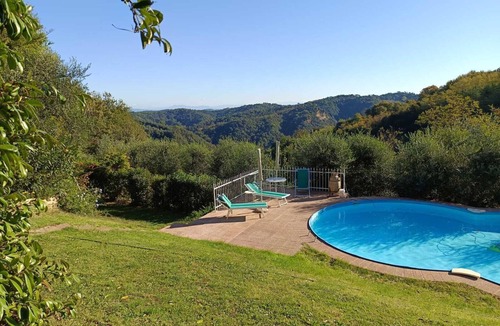 Palaia House | BELVEDERE HOUSE with fenced garden and private pool in panoramic location