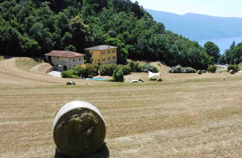 Gardola Apartment | BORGO PARADISO - STELLA Charming 2-bedroom Apt in 15 acre parkland Pet friendly