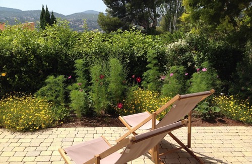 Cassis Villa | Bottom of independent 60m2 villa, 2 bedrooms, large terrace and golf ball