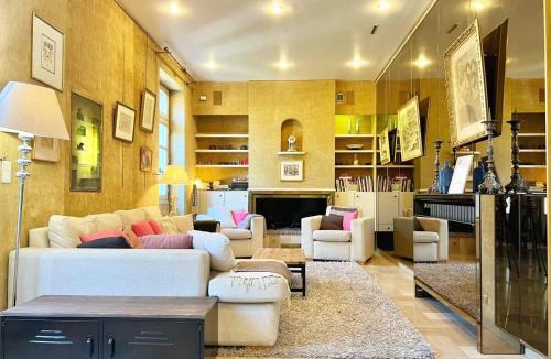 Salon-de-Provence Apartment | Bourgeois House - 16 personnes, Piscine, 6 chambres, 8 lits, 4 SDB, Centre-ville, CLIM