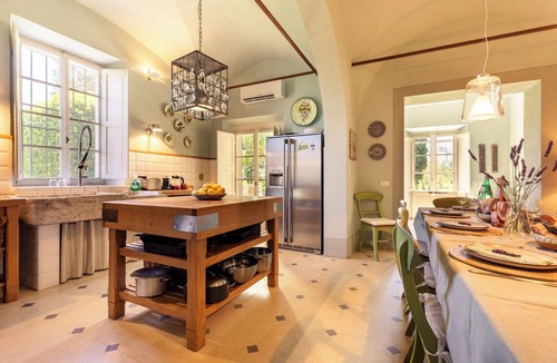 Florence Villa | Breathtaking Villa with stunning pool on the hills overlooking Florence