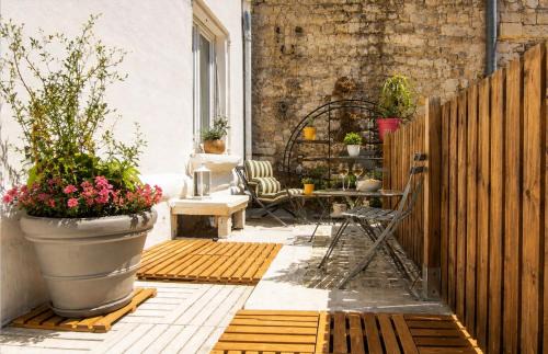 Avignon City Centre Apartment | Bright 3-room apartment with terrace