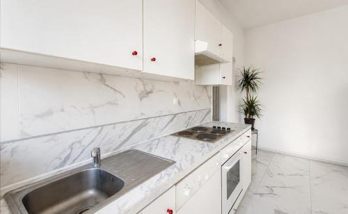 Avignon City Centre Apartment | Bright 3-room apartment with terrace