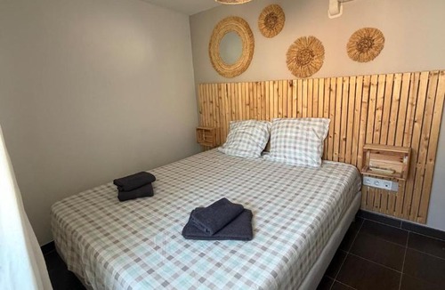 Pelissanne Apartment | Bright apartment in the heart of Pélissanne