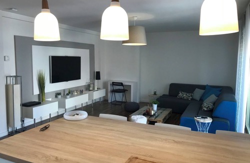Carnot Apartment | Bright apartment near center and beaches