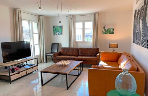 Saint-Tropez City Centre Apartment | Bright Flat In The Heart Of Saint Tropez