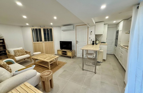 Istres Apartment | Bright, new, very well-equipped T2 apartment, quiet, dedicated parking space.