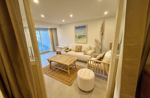 Istres Apartment | Bright, new, very well-equipped T2 apartment, quiet, dedicated parking space.