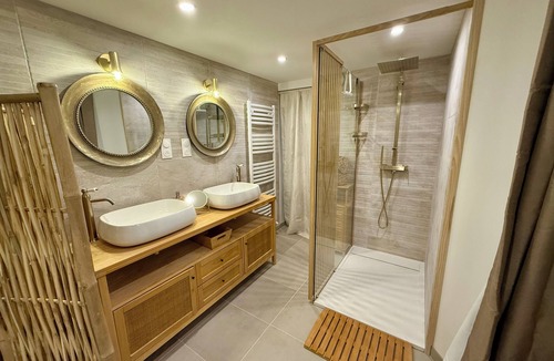 Istres Apartment | Bright, new, very well-equipped T2 apartment, quiet, dedicated parking space.