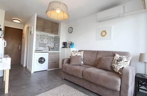 Balaruc-les-Bains Apartment | Bright Studio with Terrace, Near Shops and Thermal Baths