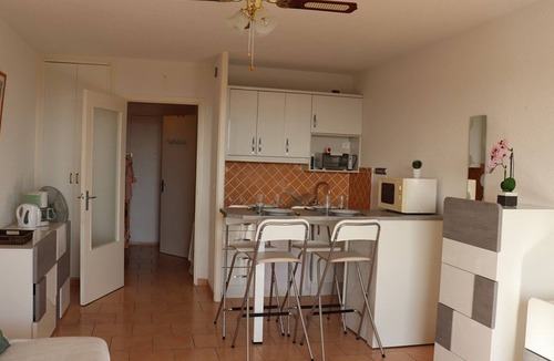 Cavalaire-sur-Mer Apartment | Bright studio-cabin with terrace, parking, near beach