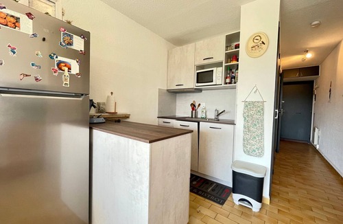 Sete Apartment | Bright studio with cabin, private parking, near the beach