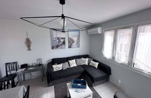 Balaruc-les-Bains Apartment | Bright T3 Apartment Near Center - 3 Stars, Air Conditioning
