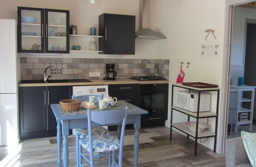 Fayence Cottage | Bright two-room apartment with unobstructed views, air-conditioned, and featuring a garden with trees