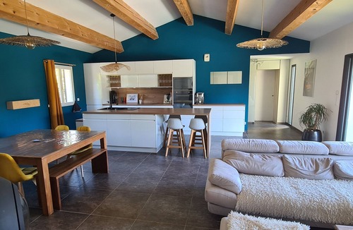 Le Puyricard House | Bright villa with pool
