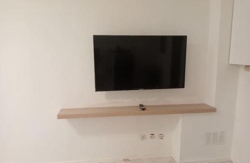 La Crau Apartment | BudgetBnb au centre de la Moutonne