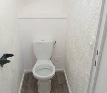 La Crau Apartment | BudgetBnb au centre de la Moutonne