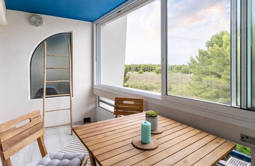 Le Grand Travers Apartment | Building facing the beach: with elevator, parking and air conditioning (AC)